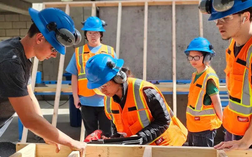 A Fully Managed, All-Trades-Under- One-Roof Build